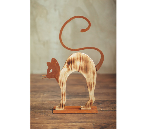 Ferrum buckelnde Holz-Katze mit Metall-Applikationen, ca. B32/H51 cm