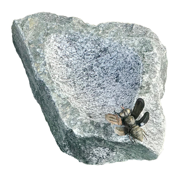 Rottenecker Granit-Tränke mit Bronzebiene, ca. B20/H13/T30 cm