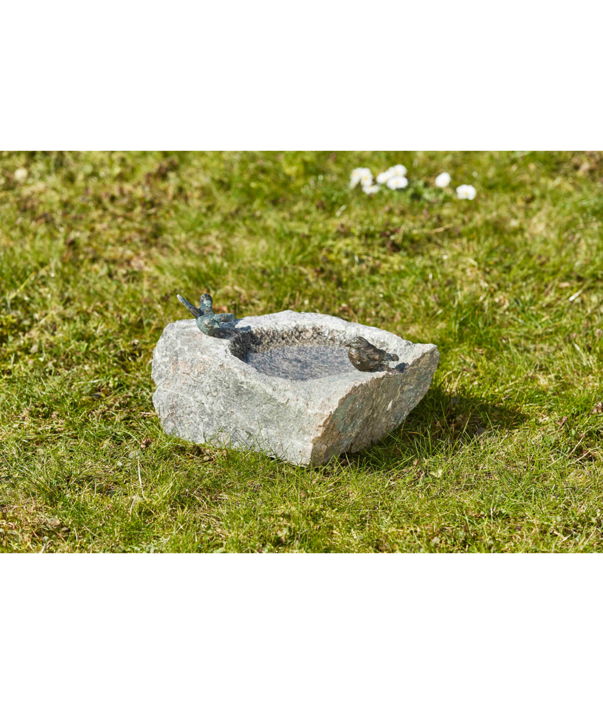 Rottenecker GranitVogeltränke mit Bronzevögeln Dehner